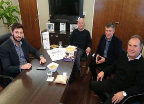 Intendentes maniseros se unen para defender a su principal producción