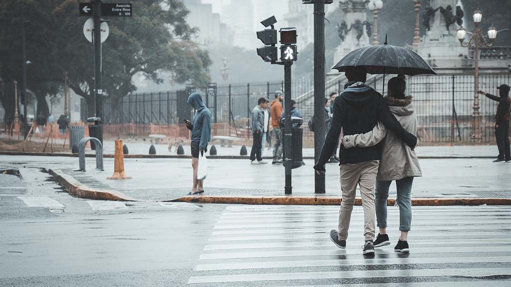 A votar con botas y paraguas